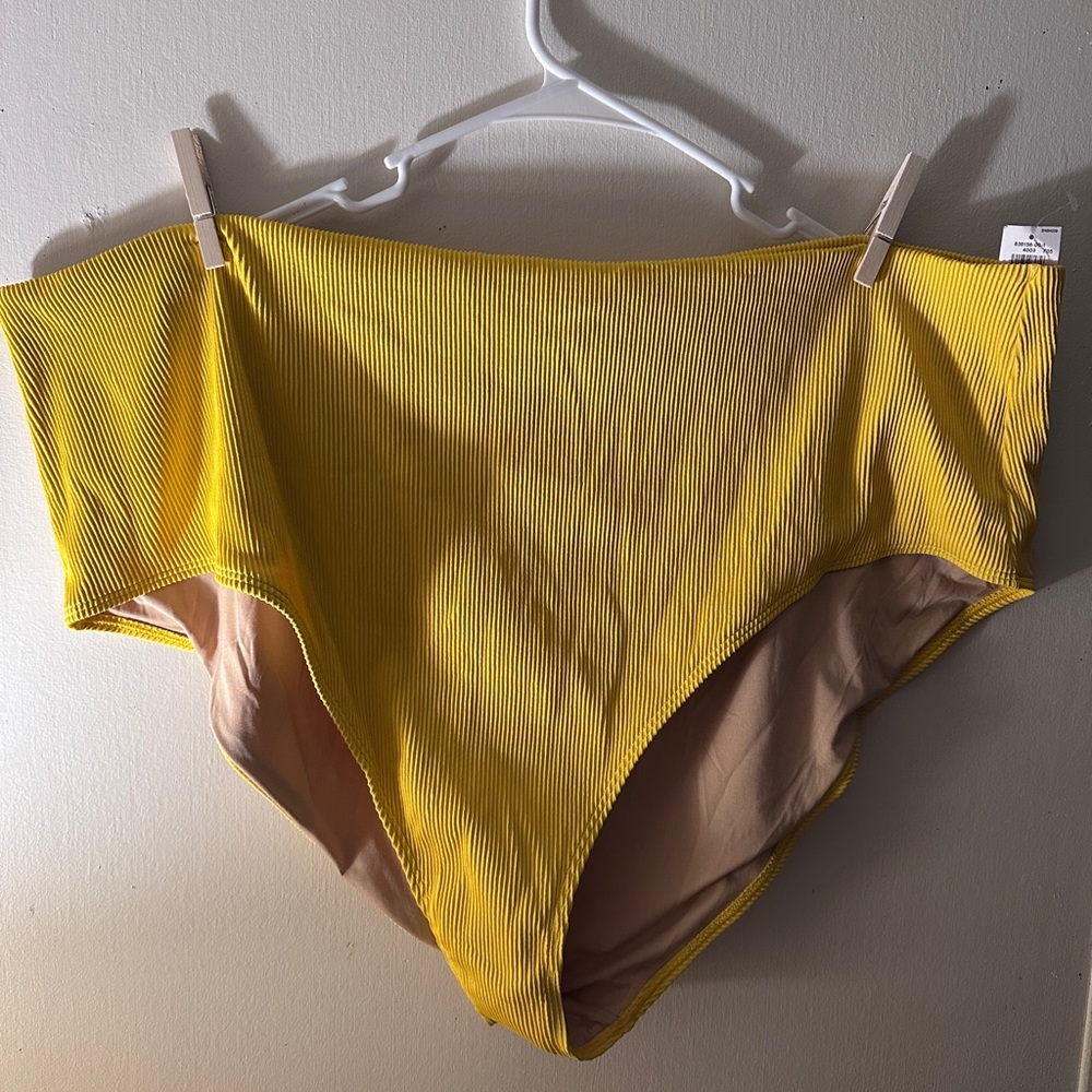 New 4x yellow swim bottoms